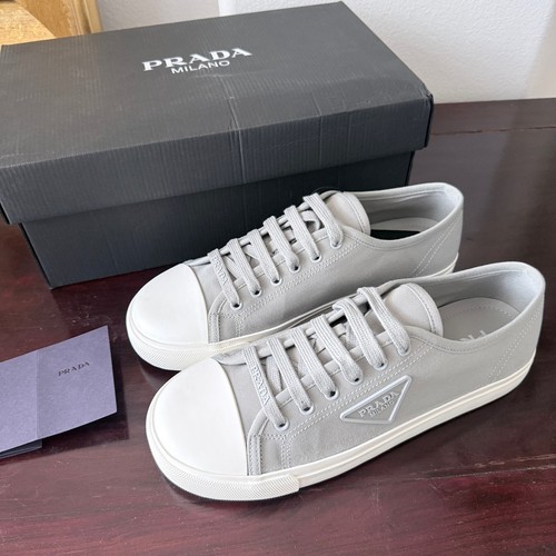 Prada 2ee430 sneakers basse - prada,