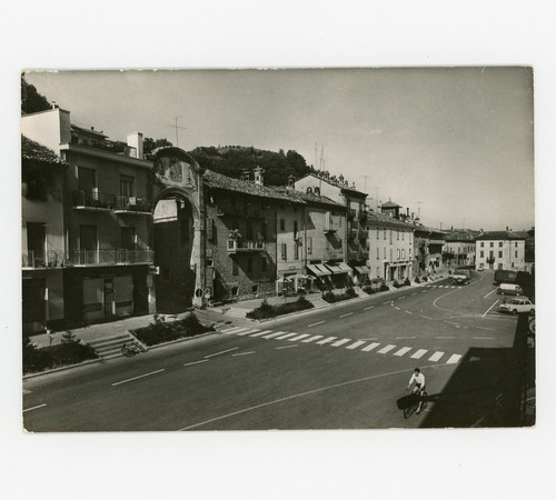 Corneliano alba roero piazza - roero,