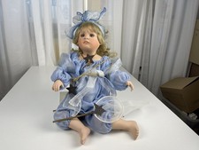 Bambola di porcellana Linda