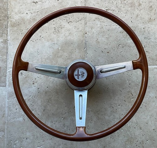 Volant alfa romeo bois 1970 - volant,