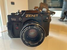 Macchina fotografica sovietica vintage "Zenit 122" più obiettivo Helios 44M-4 