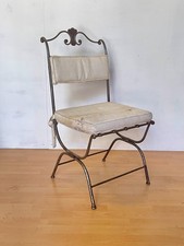 Sedia Vintage in Ferro Battuto con Cuscini in Tessuto Grezzo – Stile Rustico