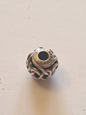 Charm Pandora Essence