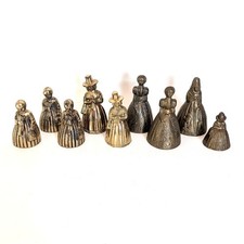 Lotto di 9 campane dama