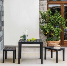 Tavolo da pranzo quadrato in