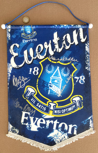 Pennant everton firmato - firmato, dagli