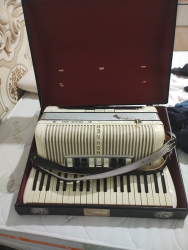 Fisarmonica usata - fisarmonica,