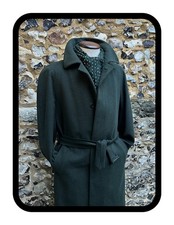 Uno splendido cappotto raglan