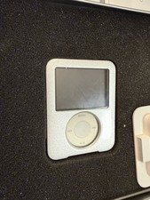 NUOVO sigillato Apple iPod