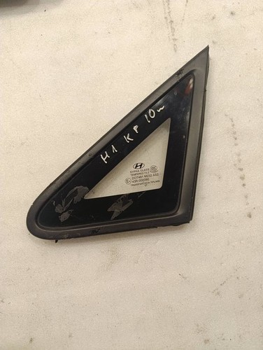 Vetro finestrino triangolo