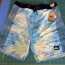 Pantaloncini da tavola