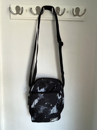 New eddie bauer jasper small - new,