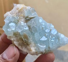 Mazzo di cristalli acquamarina
