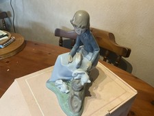 RETIRED LLADRO NAO FIGURINE