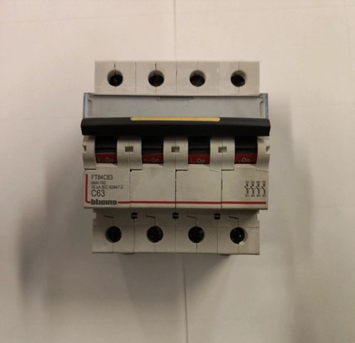 Interruttore magnetotermico