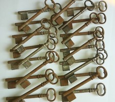 Chiave antica in ferro mappa singola Cadorina porta portone cantina castello