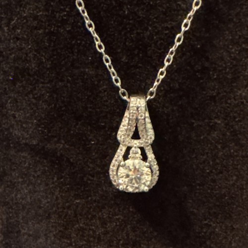 Collana con ciondolo goccia - collana,