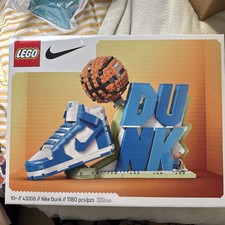 *NUOVO* Nike Dunk x LEGO Set