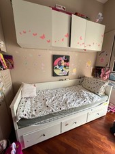 cameretta ragazzi,bianca,doppi letti ( uno estraibile) n 2 materassi