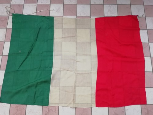 Bandiera tricolore italia - bandiera, in