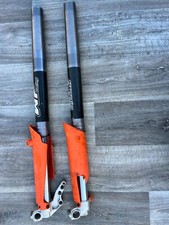 Forcella KTM SMC 625 capovolta USD LC4 640 bianca potenza 48 WP48 sospensione forcella