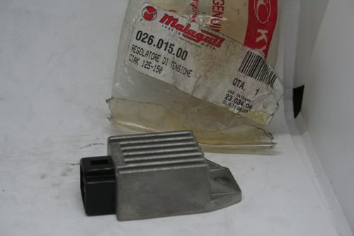Regolatore tensione voltage - tensione,