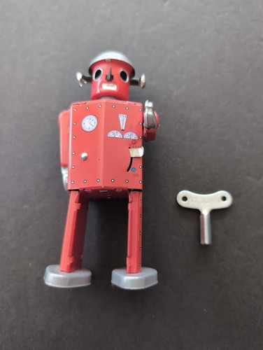 Vintage tin robot - tin,