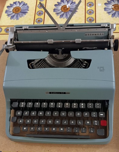 Macchina scrivere portatile - scrivere,