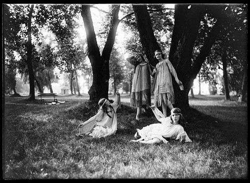 Photo dancers 1910s four women - 1910s,