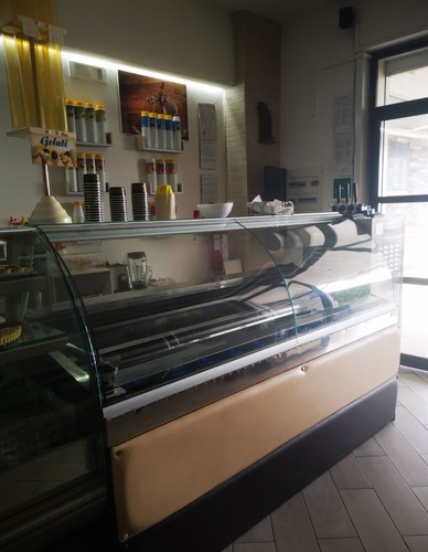 Vetrina banco gelati - , gelateria