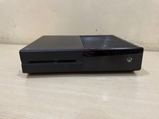 Xbox One 1TB con controller originale e kit volante+pedaliera.