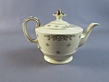 Teiera antica in ceramica