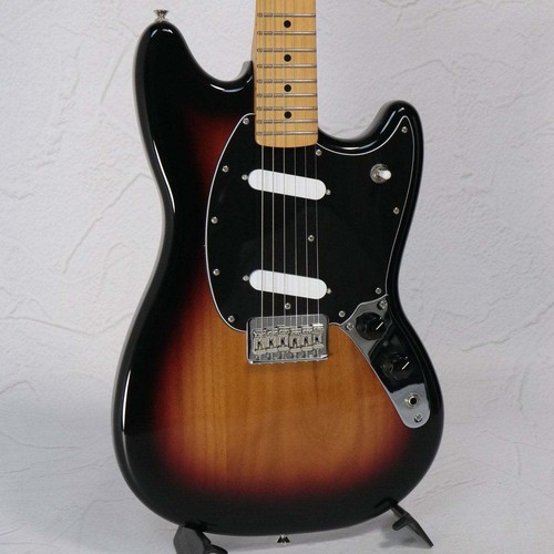 Fender player mustang mn - ii,