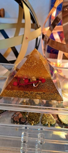 Piramide orgonite 9x9x7 5 - piramide, 9x9x7,5