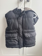 Gilet con cappuccio ZARA nero