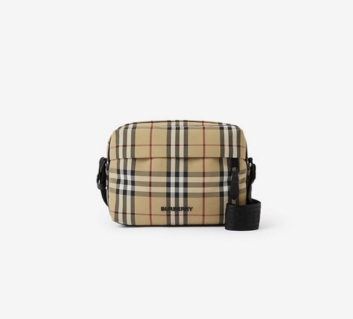 Burberry paddy bag - burberry,