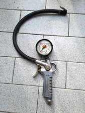 Pistola per gonfiaggio pneumatici auto e moto con manometro usato