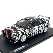 Modellino Auto Solido 1/18