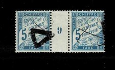 11306- France, postage due gutter pair canceled with triangle e X by pen . Used.