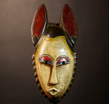 Maschera africana in gomma