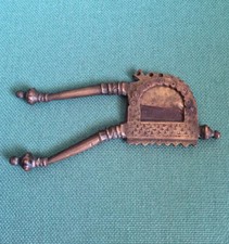 Antico tagliasigari XIX Sec. Cigar Cutter In Bronzo  forgiato ed Inciso, firma