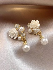 Orecchini pendenti eleganti