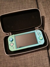 Vendo Nintendo switch nuova con custodia, vetro, gommini, gioco e cover inclusa