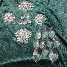 Lotto da 112 ottagoni e 15 mandorle di cristallo di varie misure. Da vedere!