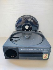 PROIETTORE PER DIAPOSITIVE 35 mm. KODAK CAROUSEL S-AV 2030 GUASTO, NO OBIETTIVO