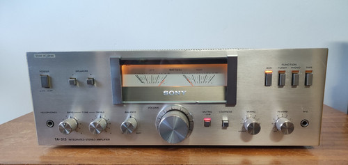 Amplificatore stereo integrato