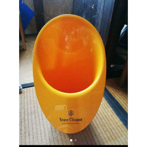 Veuve clicquot champagne - clicquot,