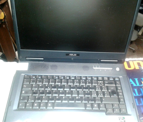 Computer portatile asus 8100 - computer,