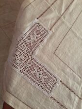 tovaglie ricamate a mano 