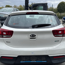 73700H8000 Portello post.  KIA RIO 4a Serie 1.0 T-GDi(88Kw)MHEV DCT Ber